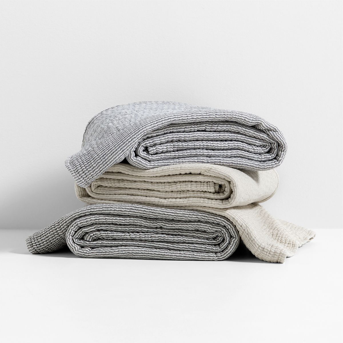 CRATE & BARREL - Manta Reversible Rayas Crate & Barrel