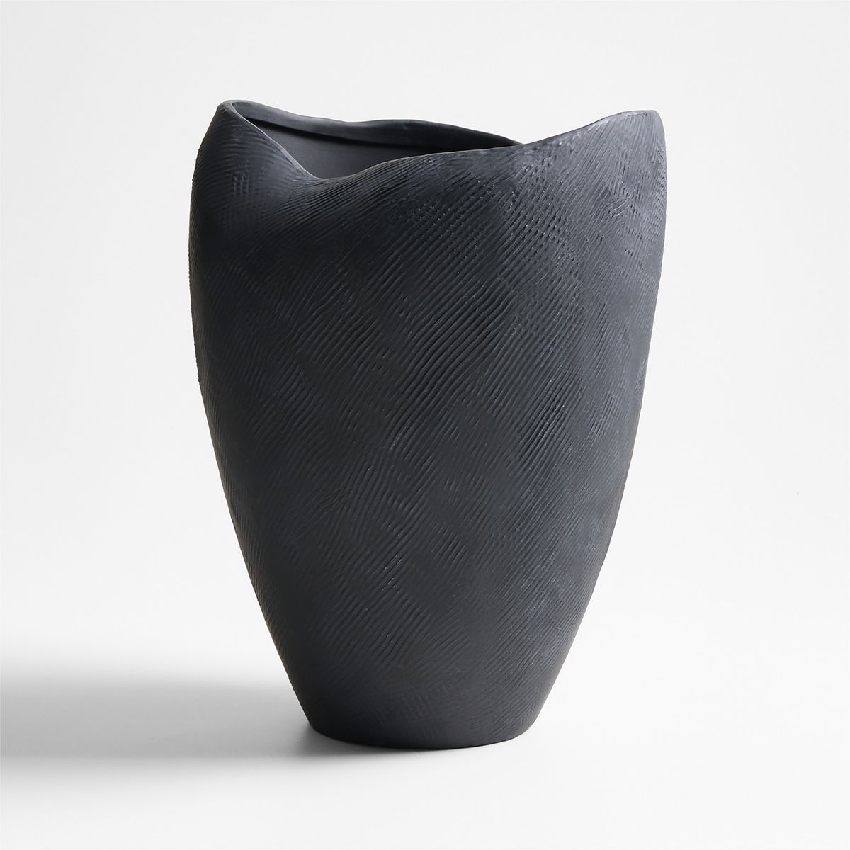 CRATE & BARREL - Jarrón Negro Scraffito 36Cm Crate & Barrel