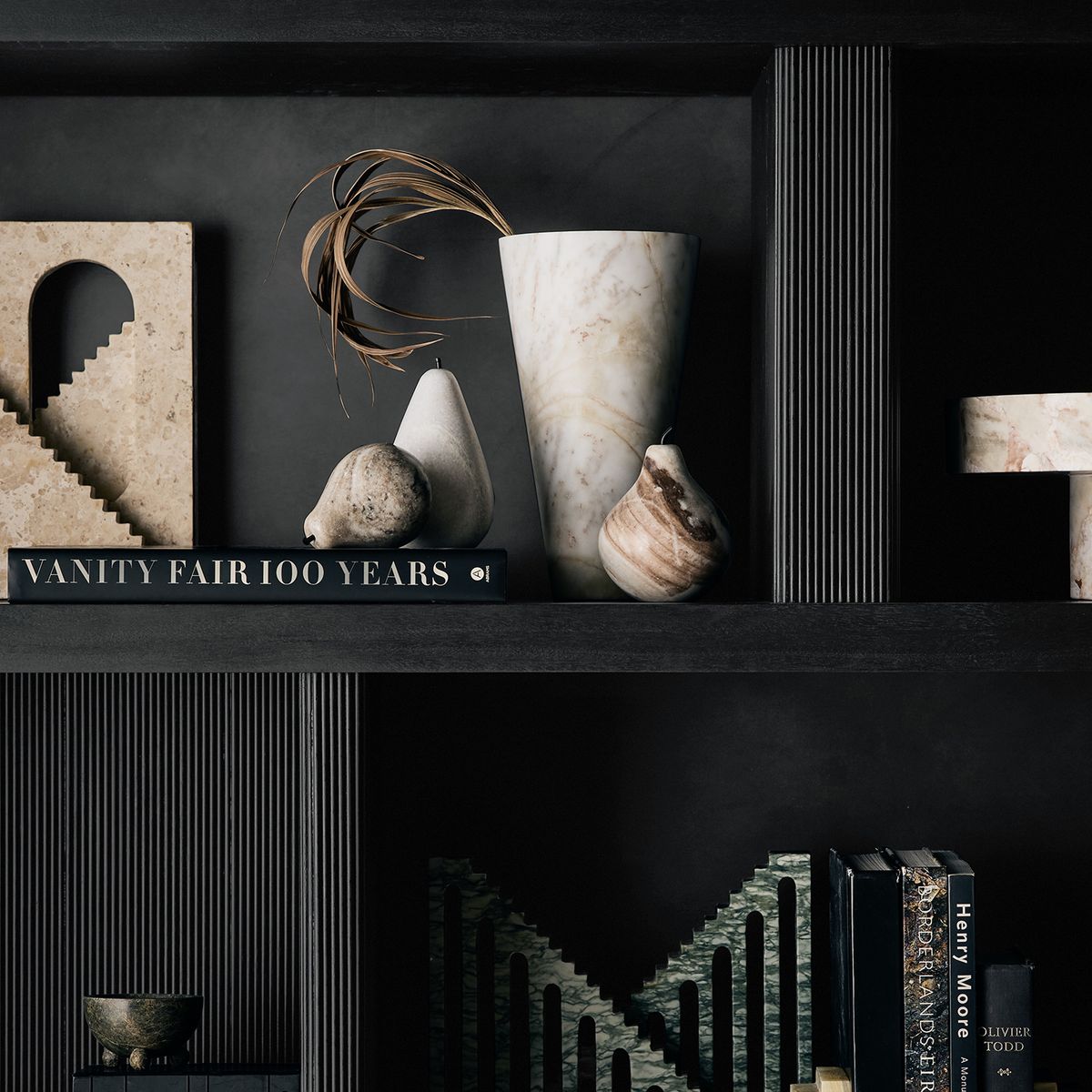 CRATE & BARREL - Pera Decorativa Mármol Crate & Barrel