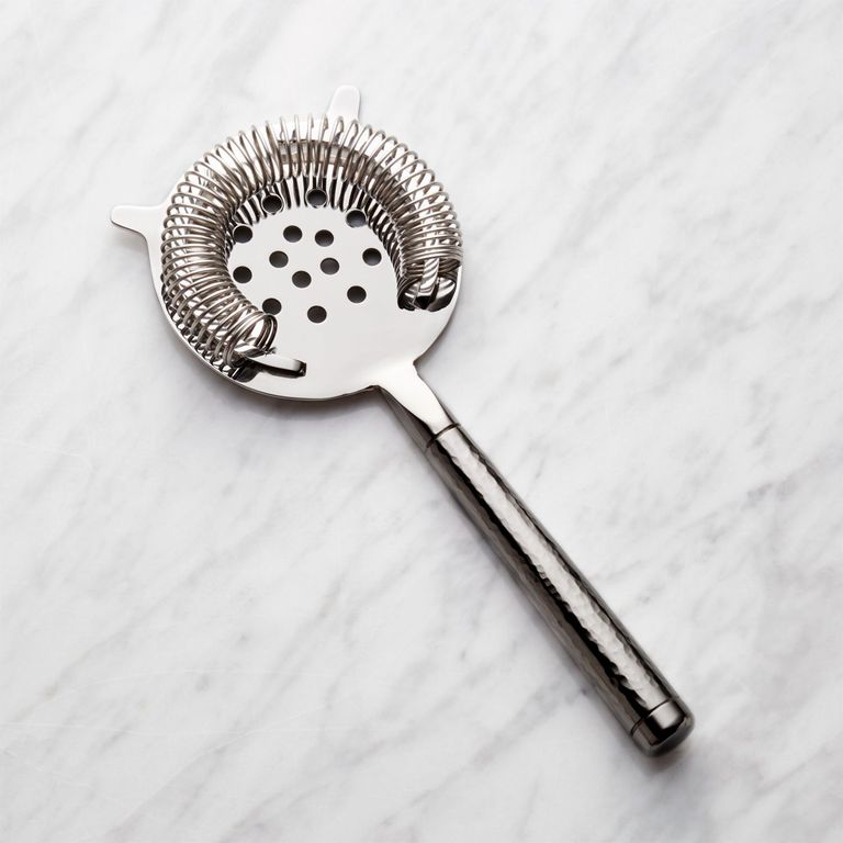 CRATE & BARREL Colador De Metal Martillado Graham