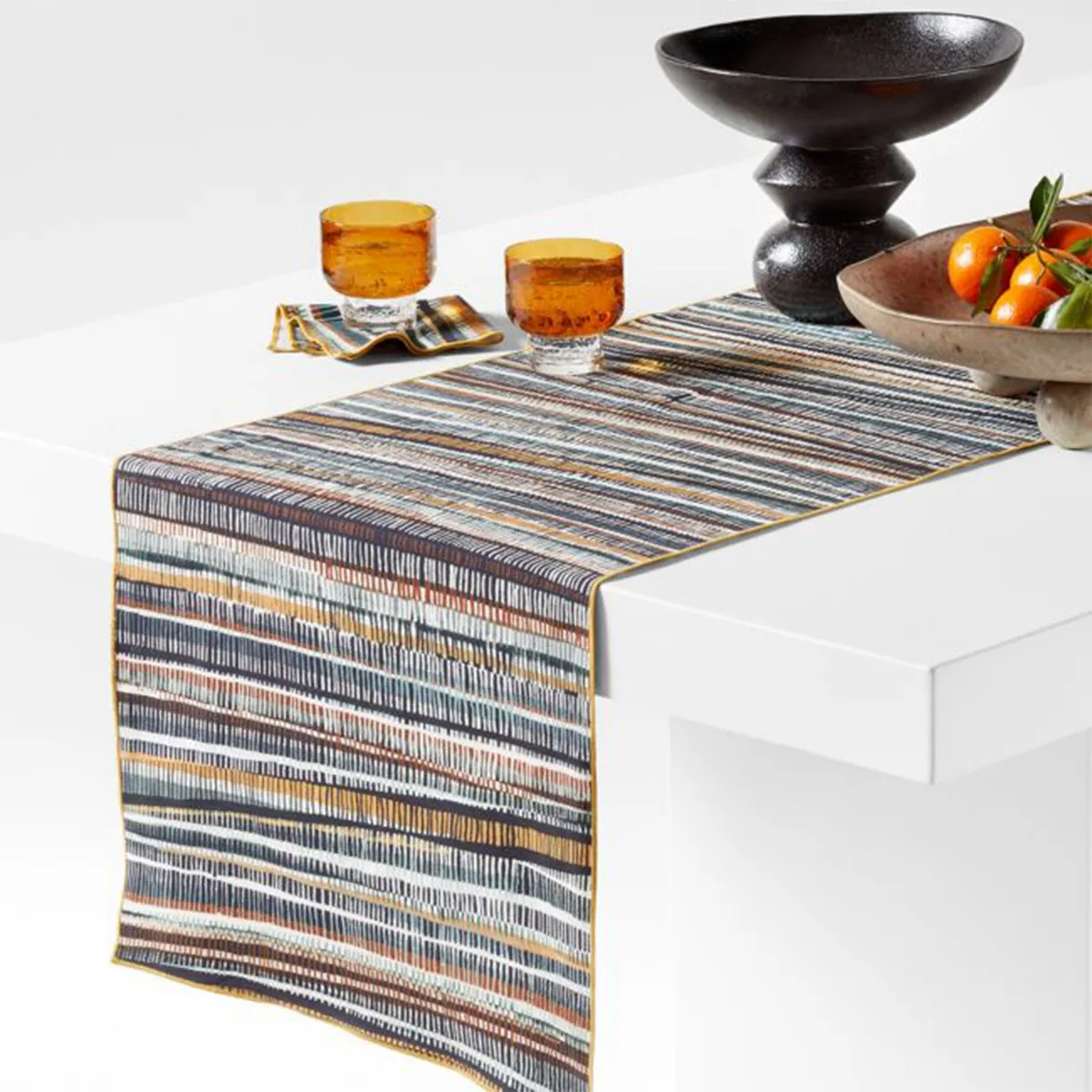 CRATE & BARREL - Camino De Mesa Estampado Reversible Crate & Barrel