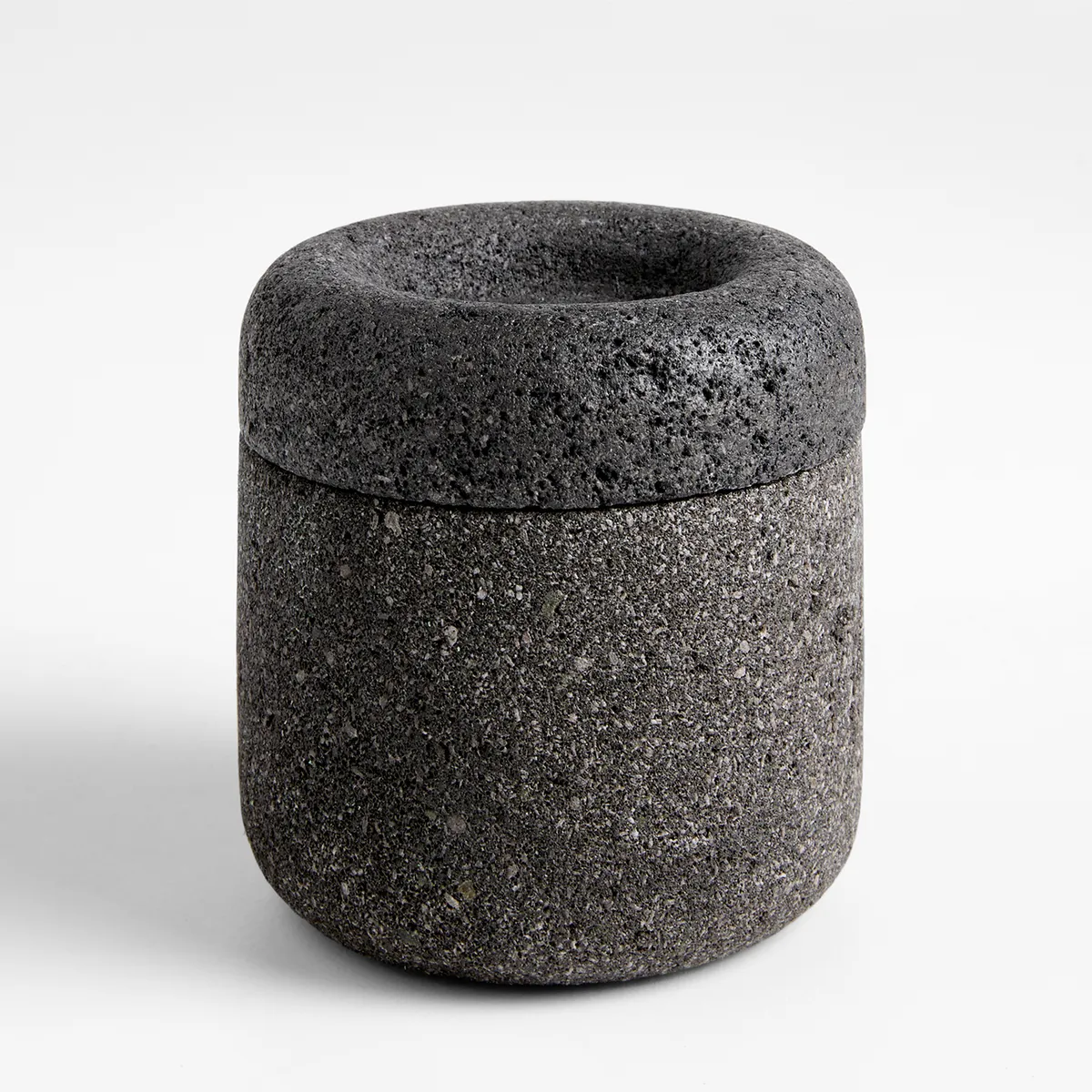 CRATE & BARREL - Salero Artesanal Piedra Lava Crate & Barrel