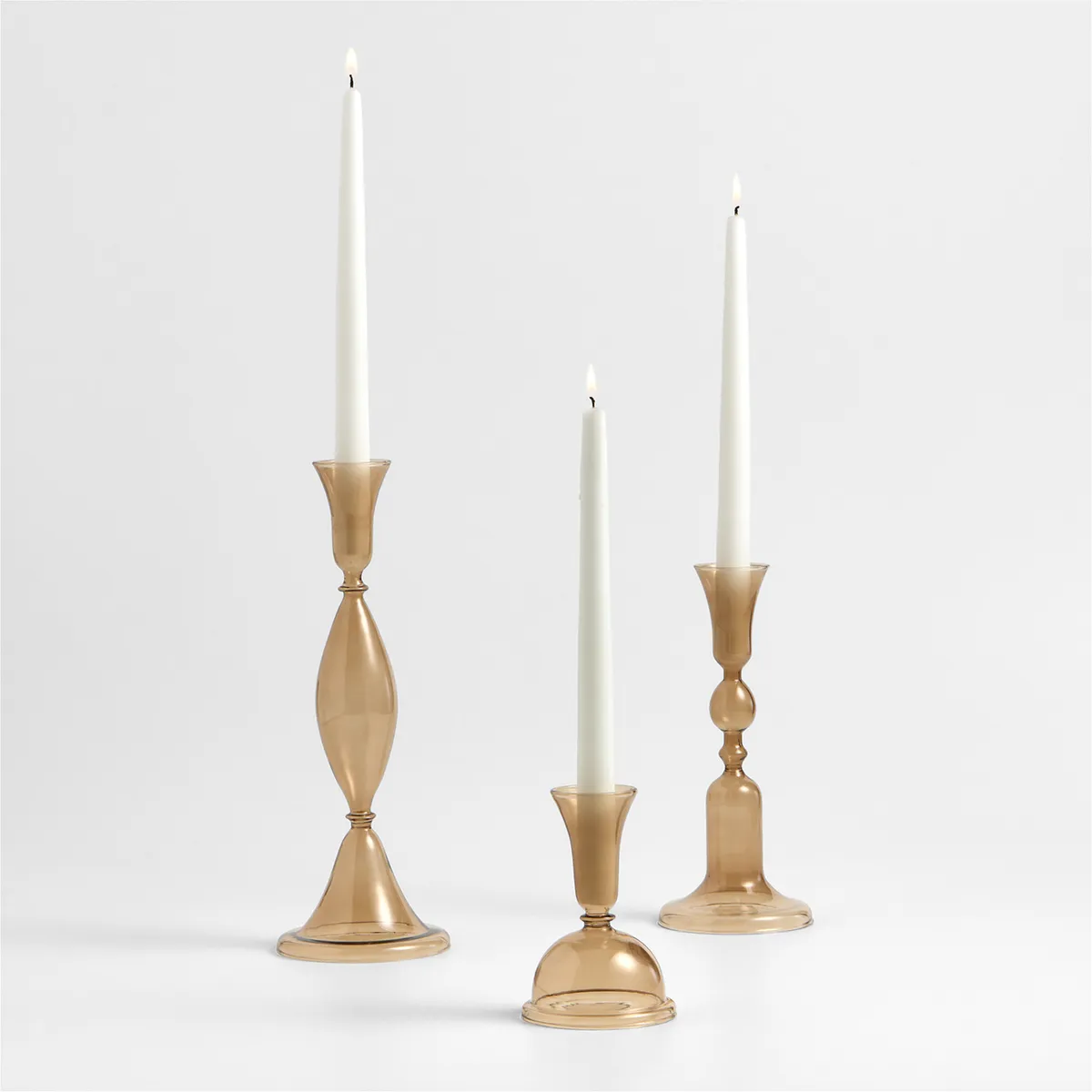 CRATE & BARREL - Candelabro Milano Vidrio Ambar 24 Cm Crate & Barrel