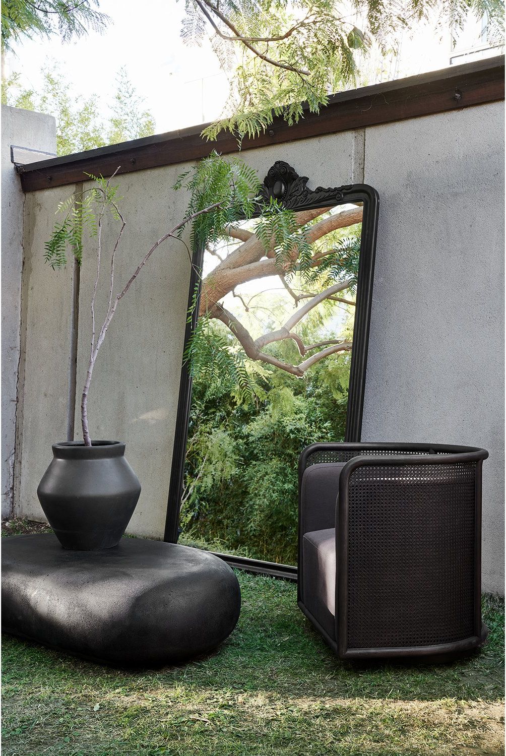 CRATE & BARREL - Mesa Centro Pebble Charcoal Leanne Crate & Barrel