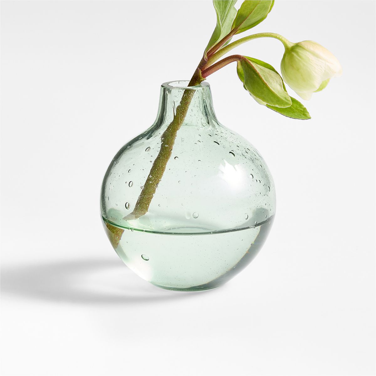 CRATE & BARREL - Florero Eider Vidrio Verde Humo 8 Crate & Barrel