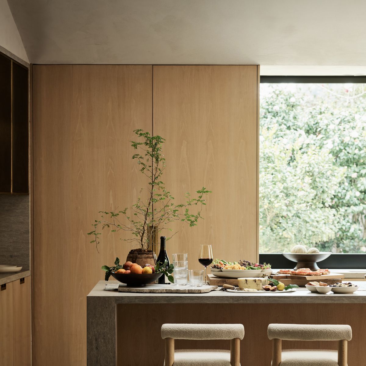 CRATE & BARREL - Tabla Redonda Para Servir Orchard Crate & Barrel