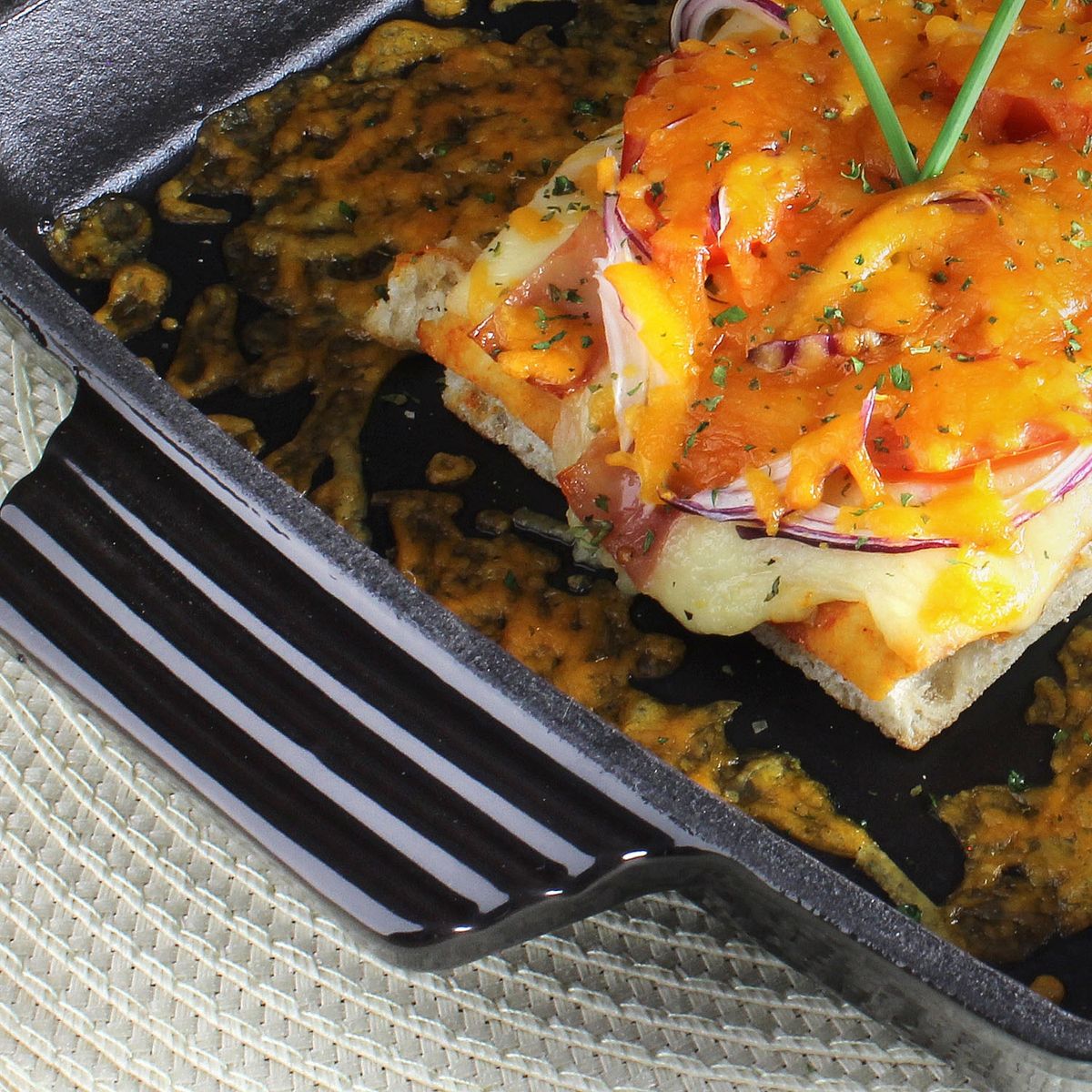 MAGEFESA - Fuente de Horno 24 cm Negro Magefesa