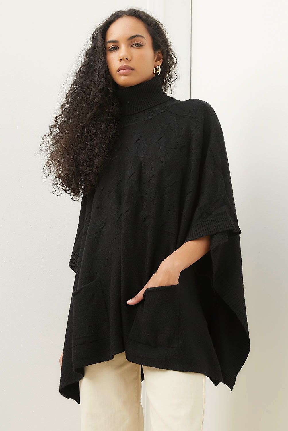 BASEMENT - Poncho Mujer Basement