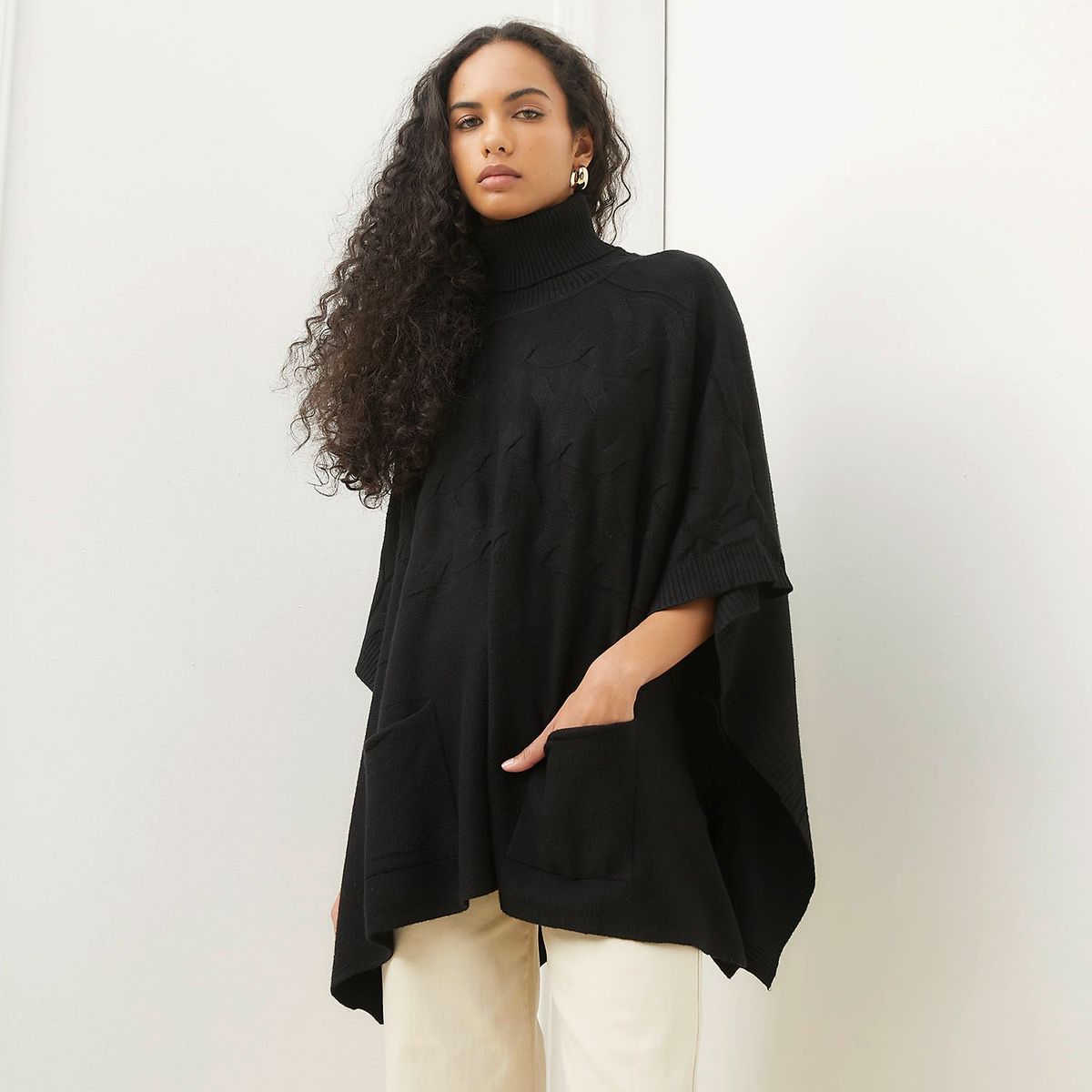 BASEMENT - Poncho Mujer Basement