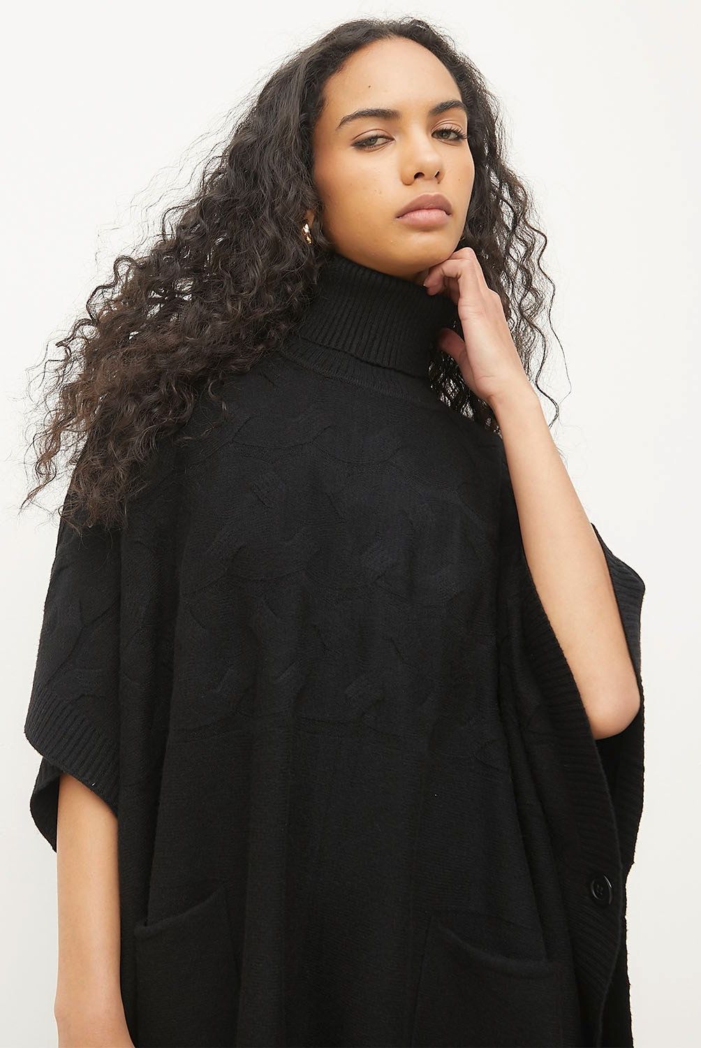BASEMENT - Poncho Mujer Basement