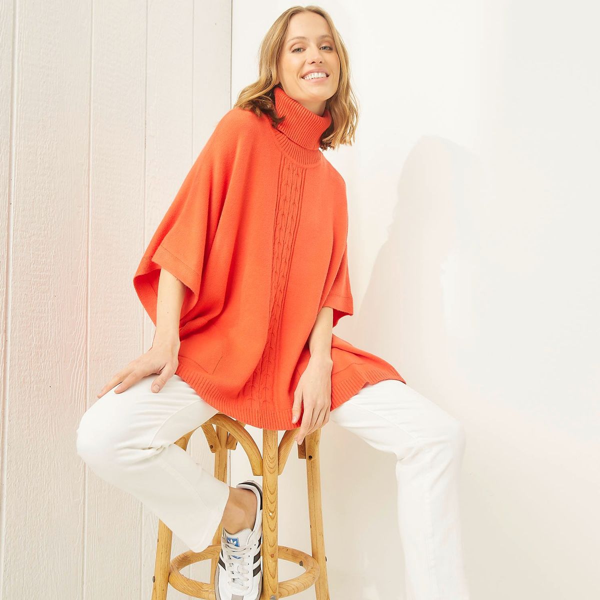 UNIVERSITY CLUB - Poncho Mujer University Club