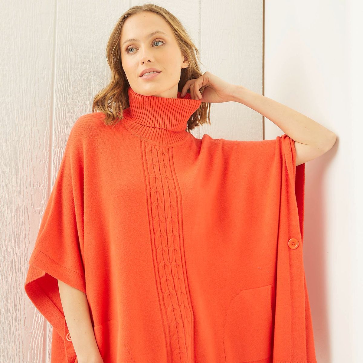 UNIVERSITY CLUB - Poncho Mujer University Club