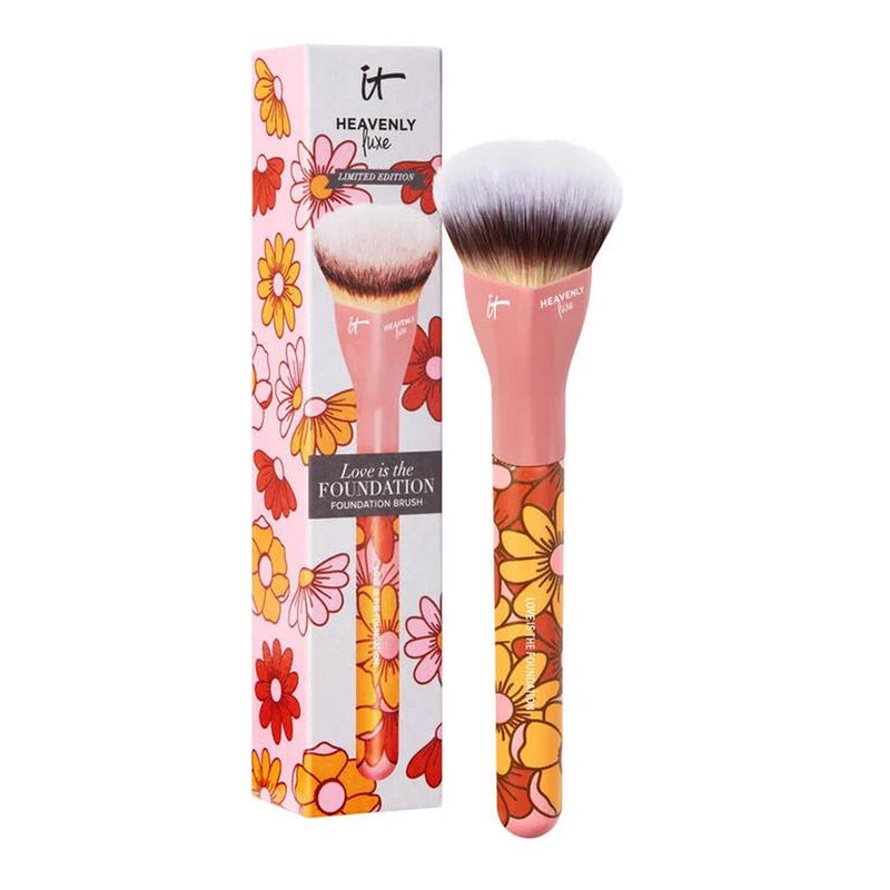IT COSMETICS - Brocha Heavenly Luxe Love Is The Foundation