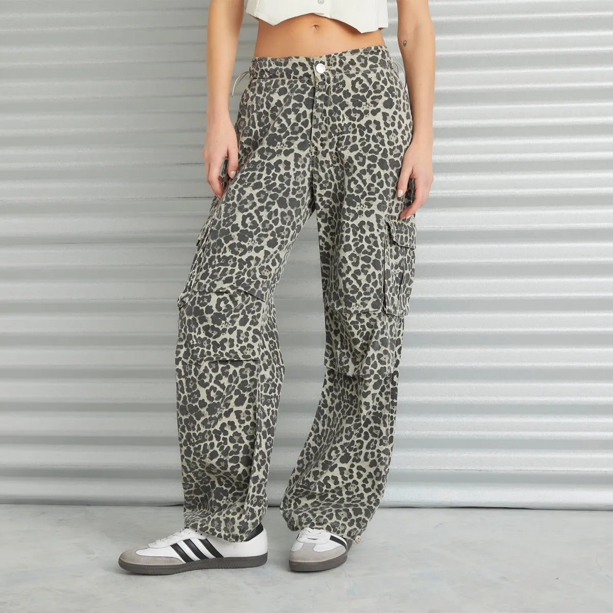 AMERICANINO - Jeans Cargo Tiro Medio Mujer Americanino