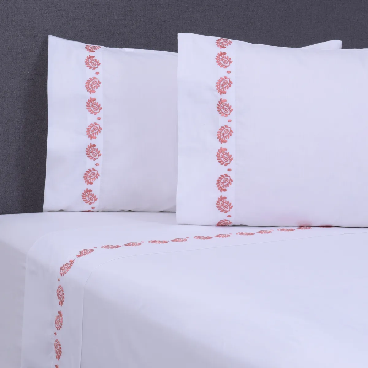 SOHOME - Juego de Sábanas Bordado Flor Rosado 180 Hilos Sohome By Fabrics