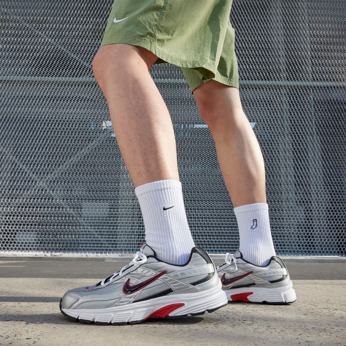 NIKE - Initiator Zapatilla Urbana Hombre Cuero Plateado Nike