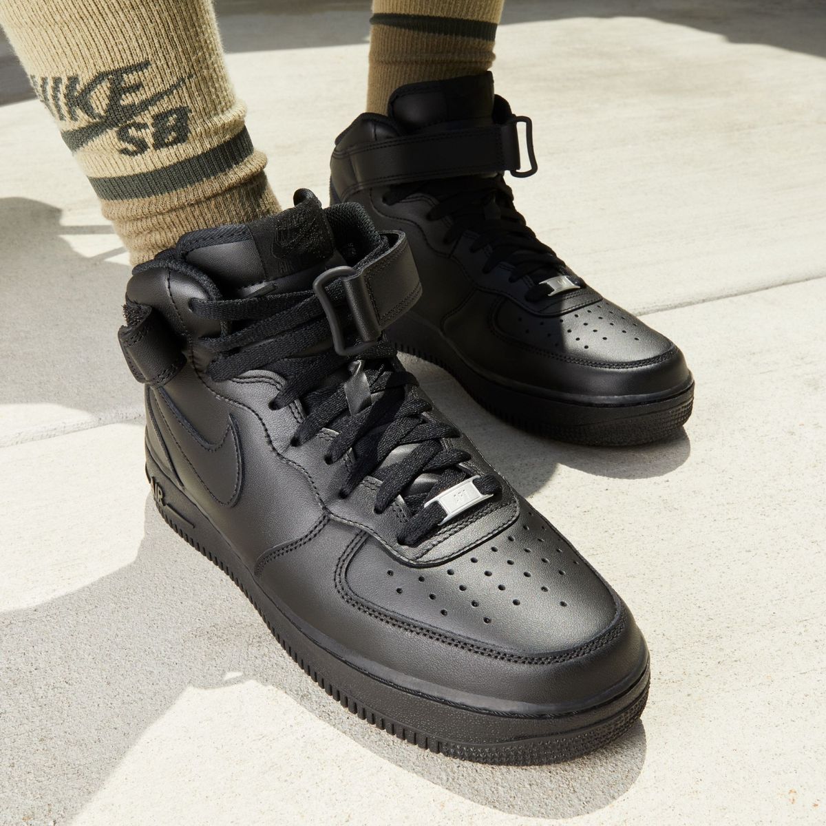 NIKE - Air Force 1 Mid '07 Zapatilla Urbana Hombre Cuero Negro Nike