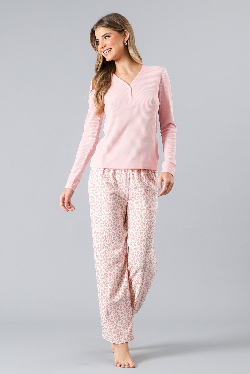 FLORES - Pijama Polera Rib Con Pata Y Broche Mujer Flores