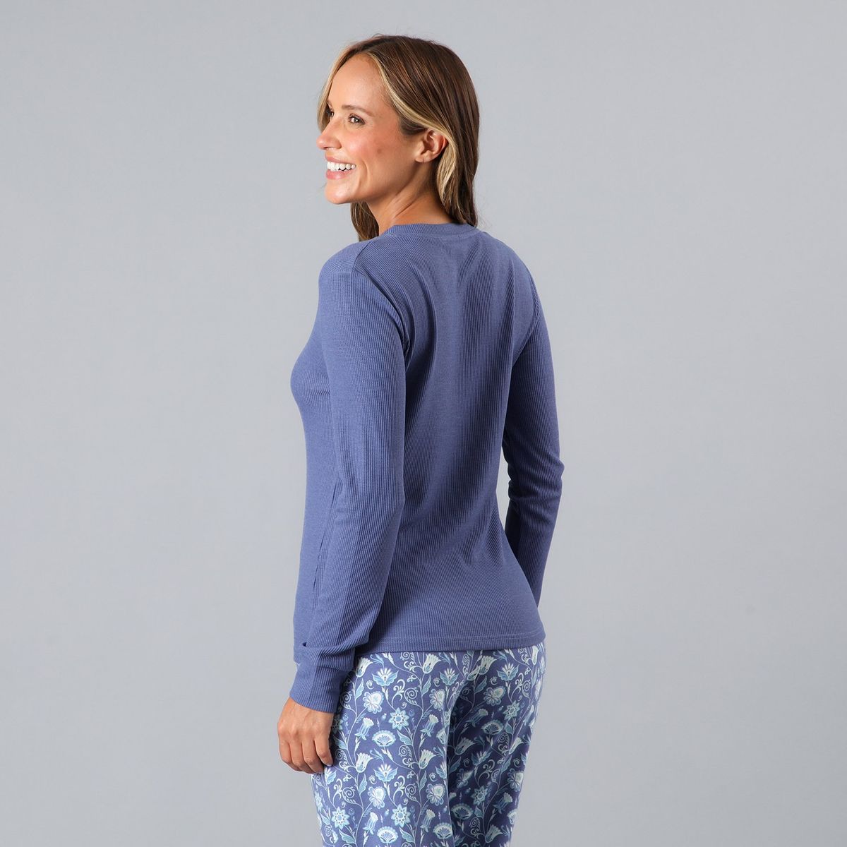 FLORES - Pijama Polera Rib Con Pata Y Broche Mujer Flores