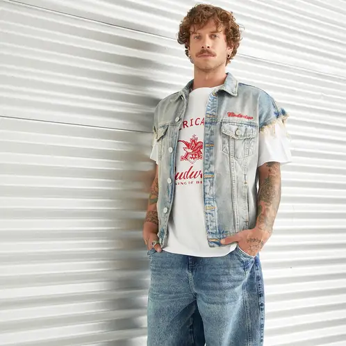AMERICANINO - Chaqueta Sin Mangas Denim Oversize Budweiser Hombre
