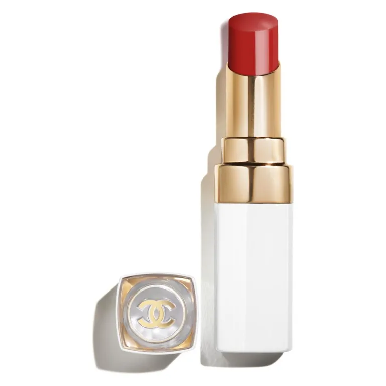 ROUGE COCO BAUME – SATINADO El Bálsamo con Color Hidratante Y Embellecedor, con una Intensidad a Medida