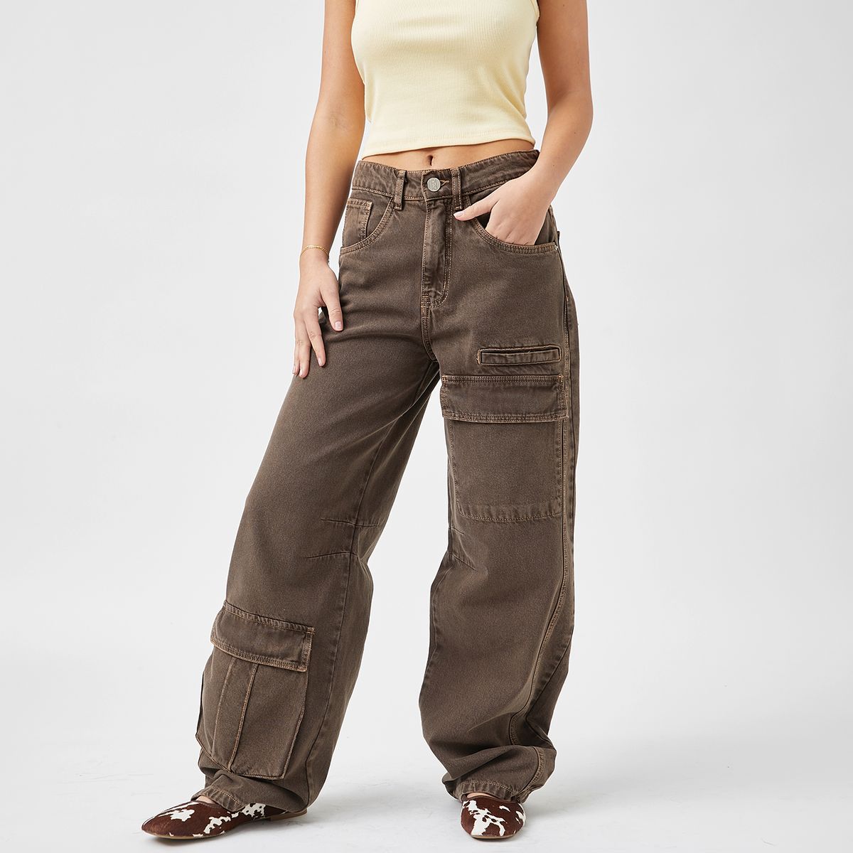 FALABELLA - Jeans Cargo Tiro Medio x Paula Fernandez