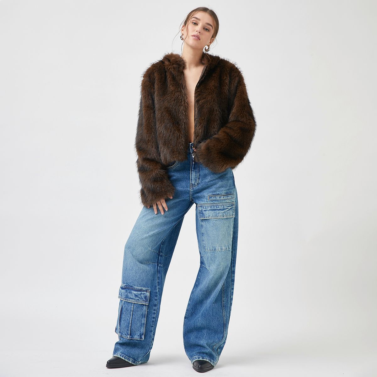 FALABELLA - Jeans Cargo Tiro Medio x Paula Fernandez