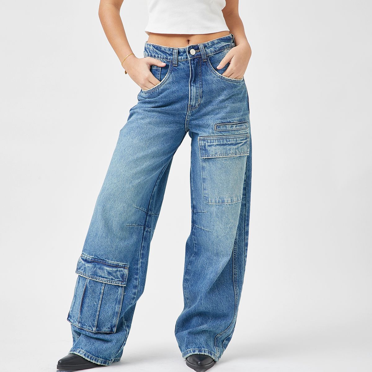 FALABELLA - Jeans Cargo Tiro Medio x Paula Fernandez