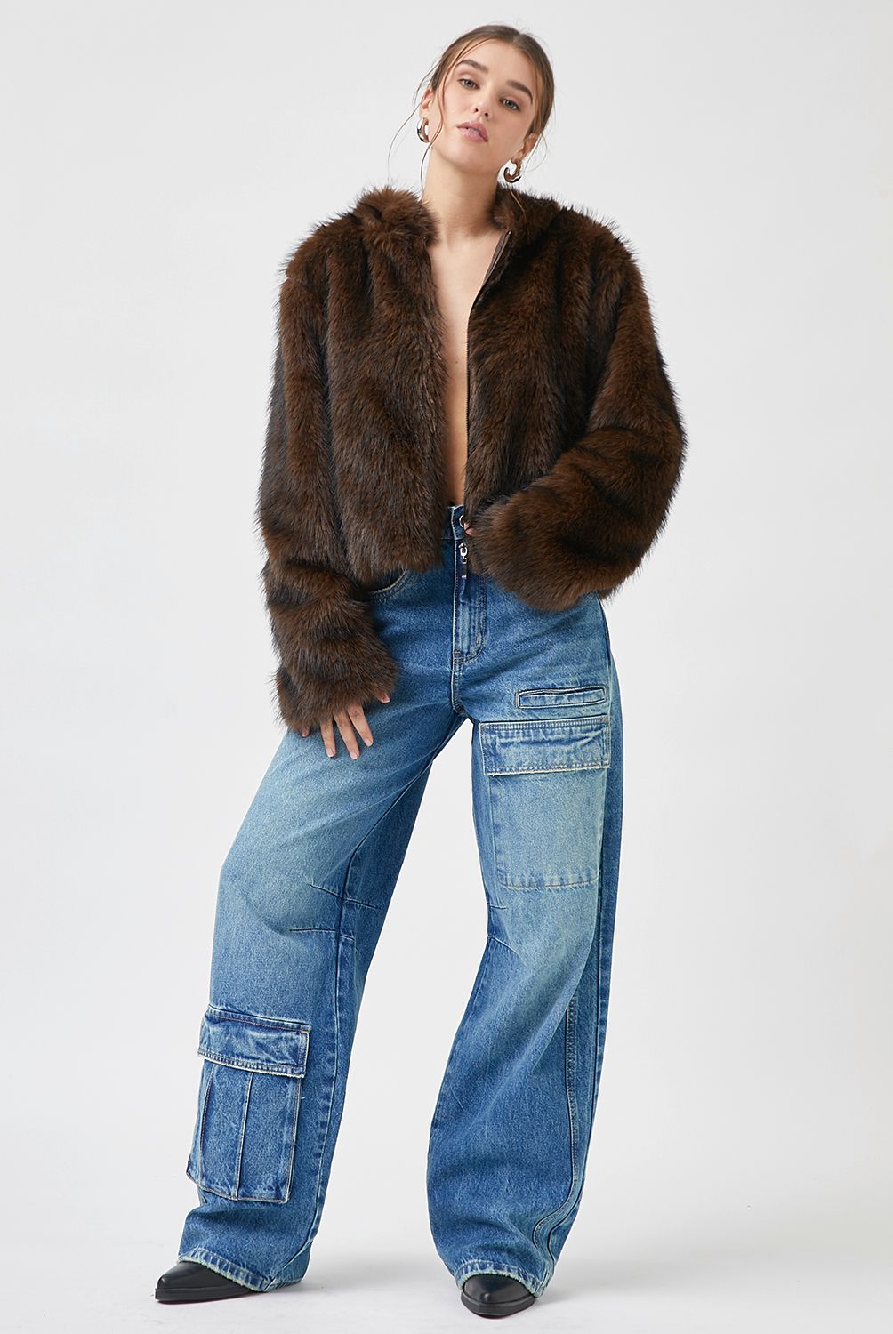 FALABELLA - Jeans Cargo Tiro Medio x Paula Fernandez