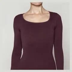 MONARCH - Polera Esencial Manga Larga Mujer