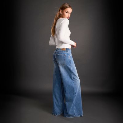 Imagen 2 del producto Jeans Wide Leg Tiro Bajo Mujer
