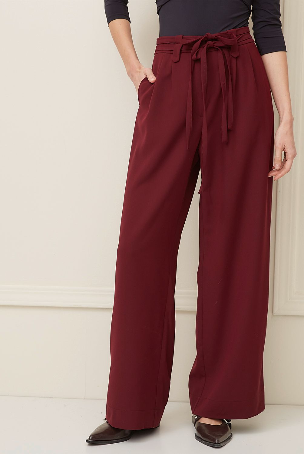 BASEMENT - Pantalón Regular Tiro Medio Mujer Basement