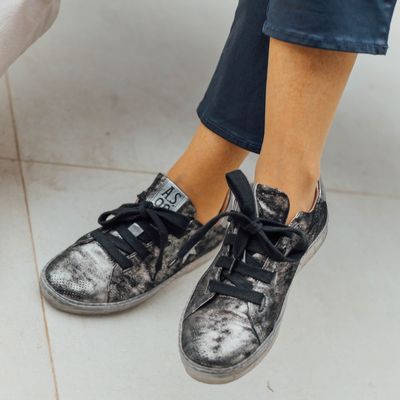 Imagen 2 del producto Zapatilla Urbana Mujer Cuero Gris