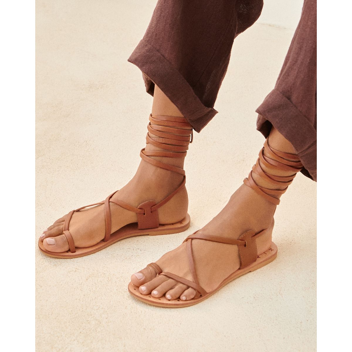 MANEBI - Sandalia Mujer Cuero Café Manebi