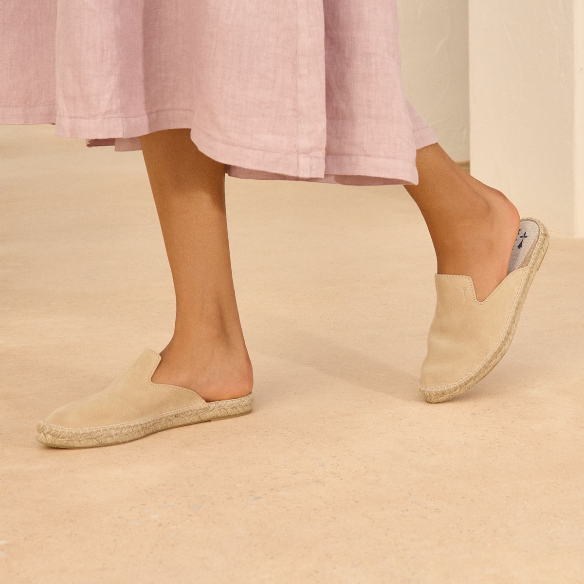 MANEBI - Alpargata Mujer Cuero Café Manebi