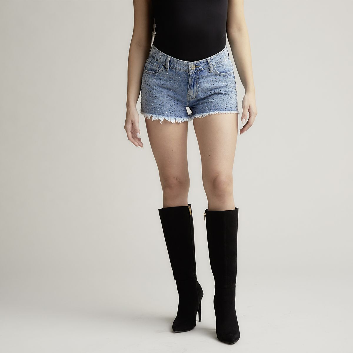 MOSSIMO - Short Básico Tiro Medio Mujer x Emilia Dides Mossimo