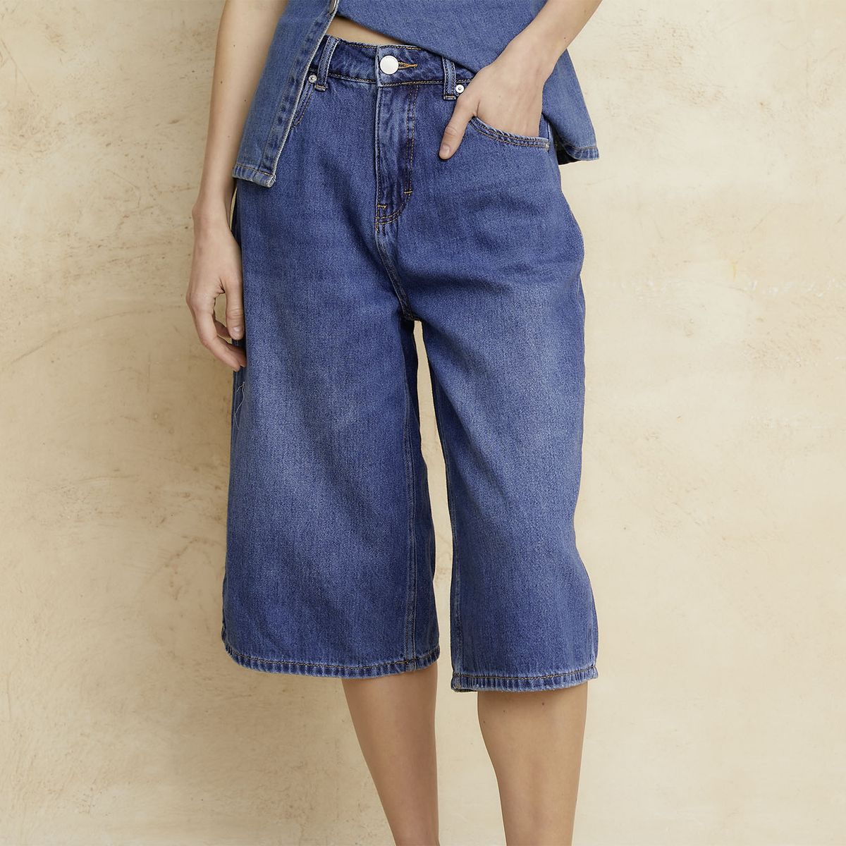 BASEMENT - Short Mujer Basement