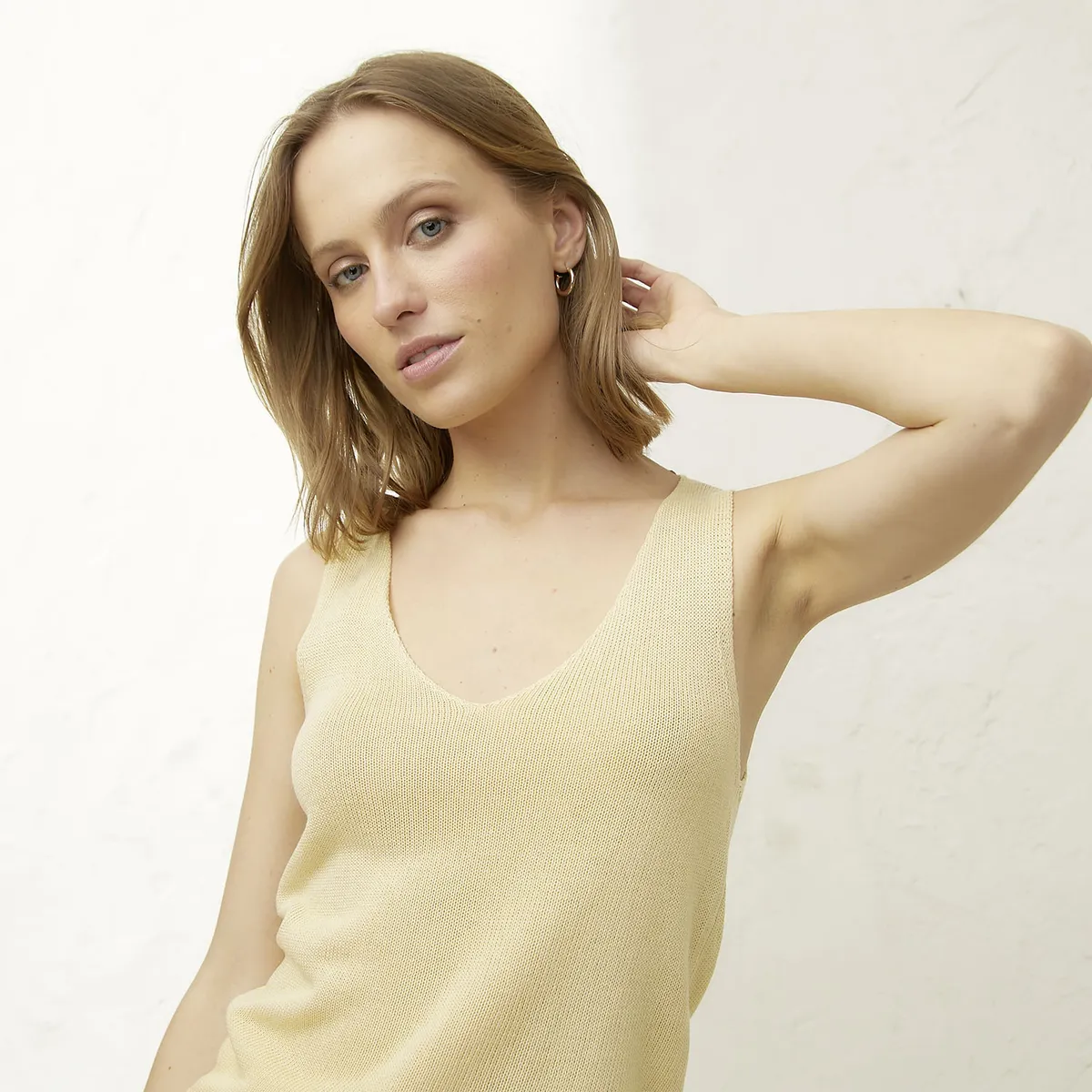 BASEMENT - Polera Sin Manga Lino Mujer Basement