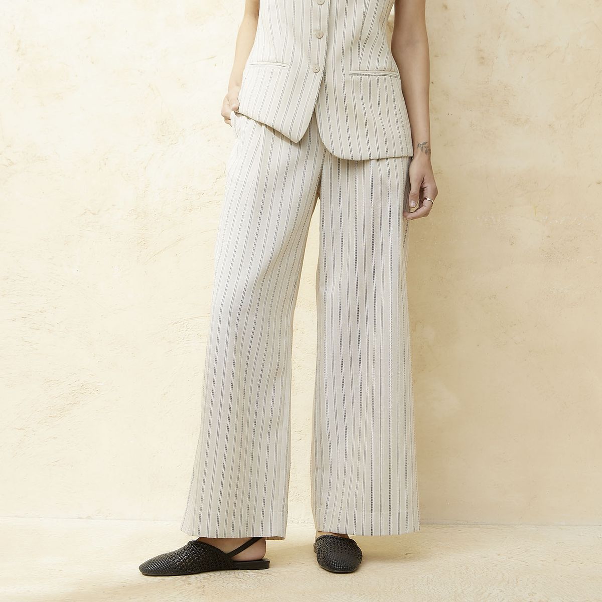 BASEMENT - Pantalón Regular Tiro Medio Mujer Basement