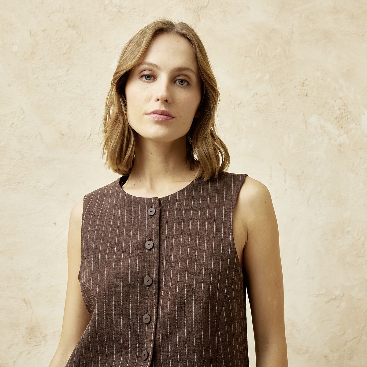 BASEMENT - Vest Mujer Basement