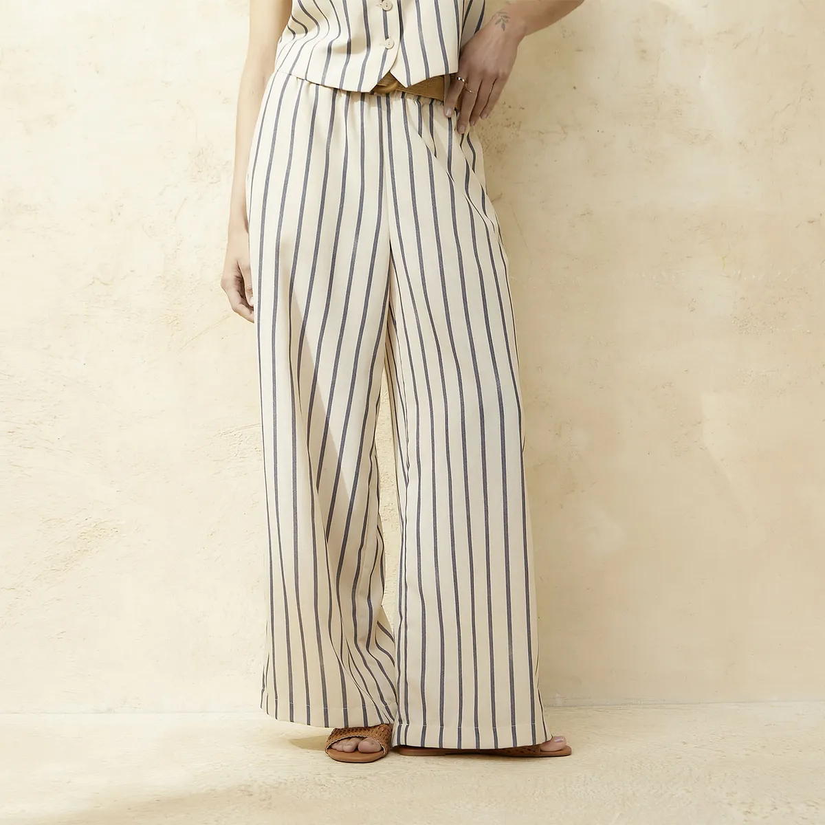 BASEMENT - Pantalón Regular Tiro Medio Mujer Basement