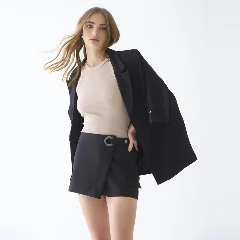 BRICK LONDON Short Tiro Medio Mujer