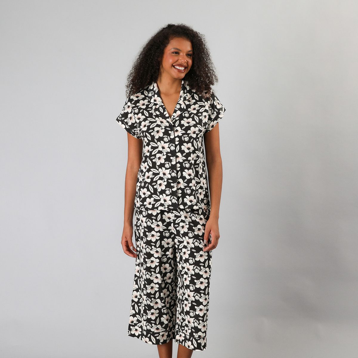 FLORES - Set Top Camisero + Capri Palazzo Mujer Flores