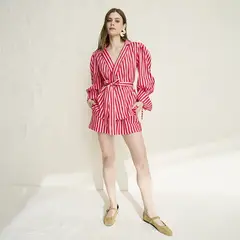 CAER EN GRACIA - Short Tiro Medio Mujer