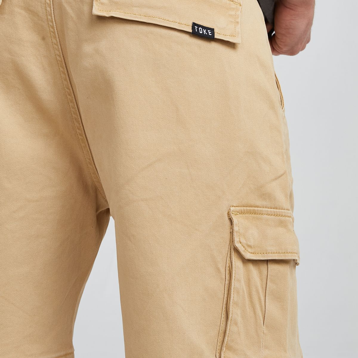 TOKE - Short Cargo Tiro Medio Algodón Hombre Toke