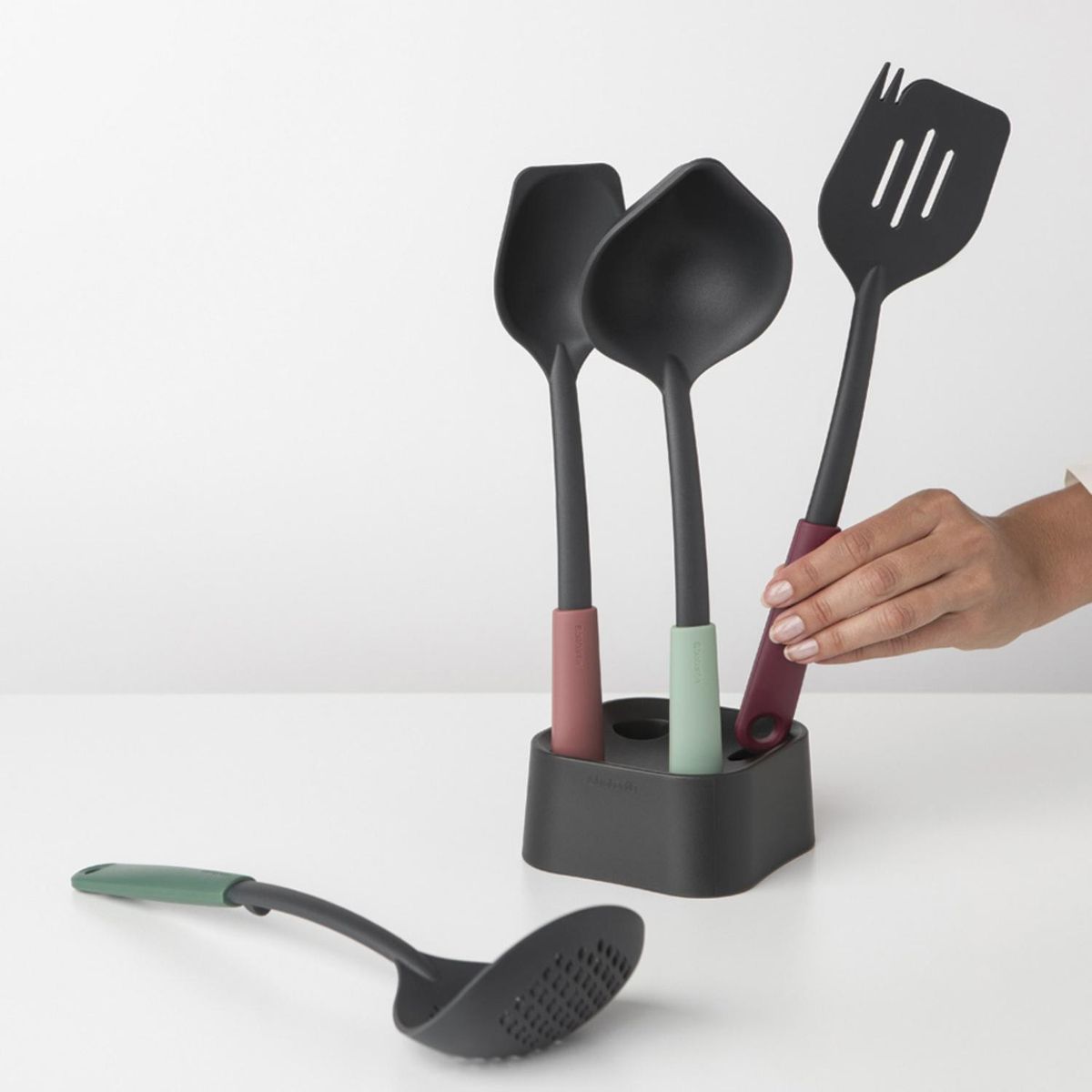 BRABANTIA - Set 4 Utensilios para Cocinar + Soporte Brabantia