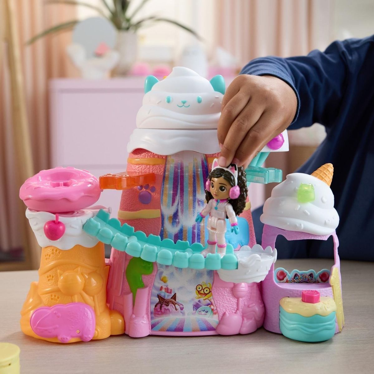 GABBYS DOLLHOUSE - Playset Montaña Dulce y Figuras Coleccionables