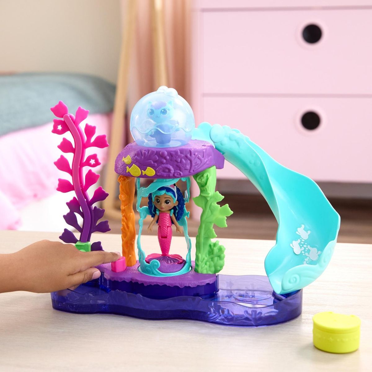 GABBYS DOLLHOUSE - Acuario Gatimarino de Colores con Figuras y Accesorios