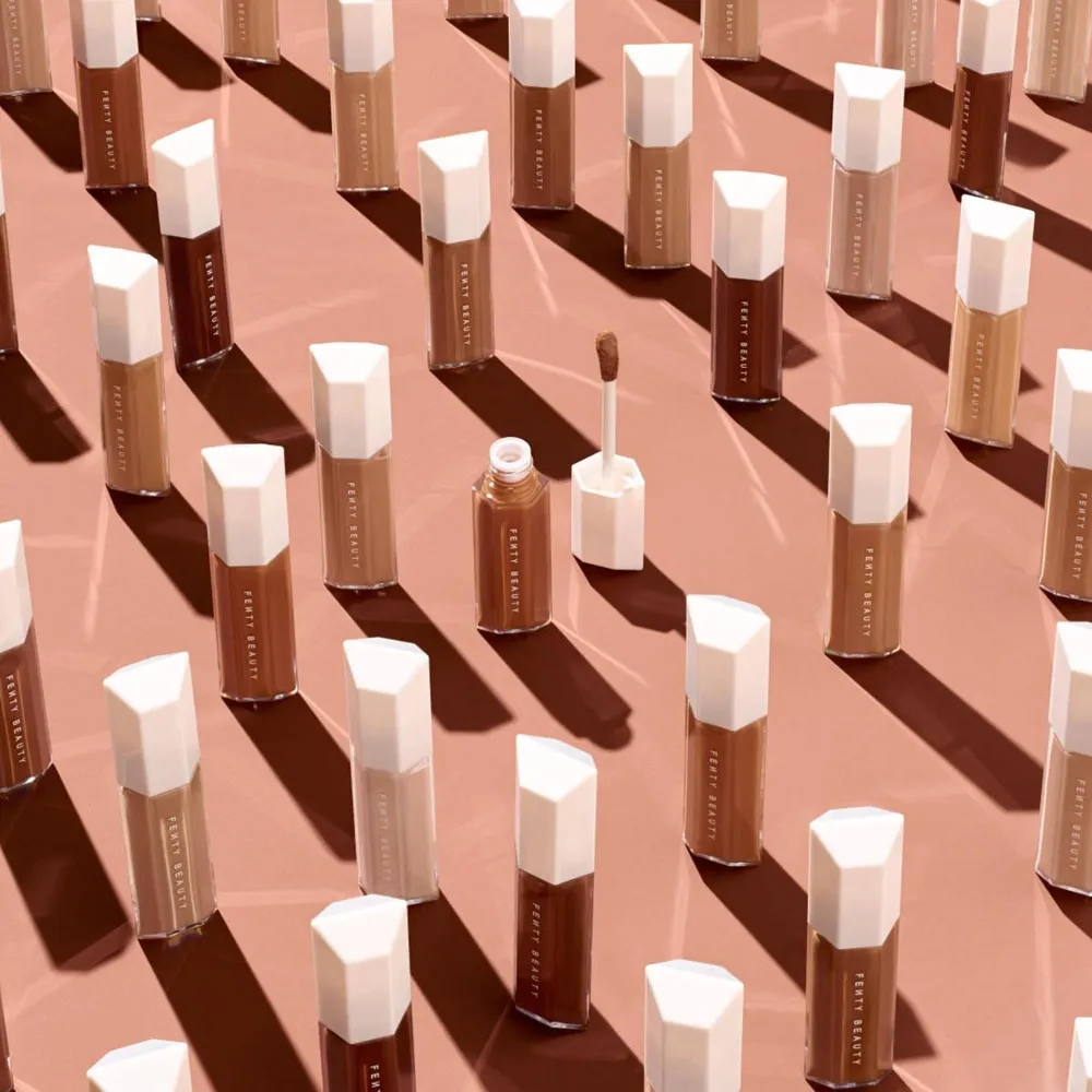 Fenty Beauty We're Even Hydrating Longwear Concealer 445N, foto 9