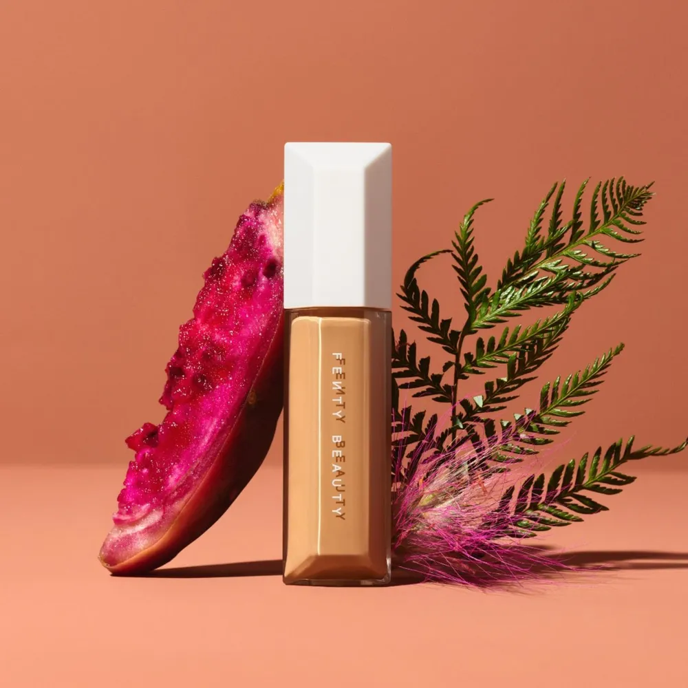 Fenty Beauty We're Even Hydrating Longwear Concealer 120N, foto 12